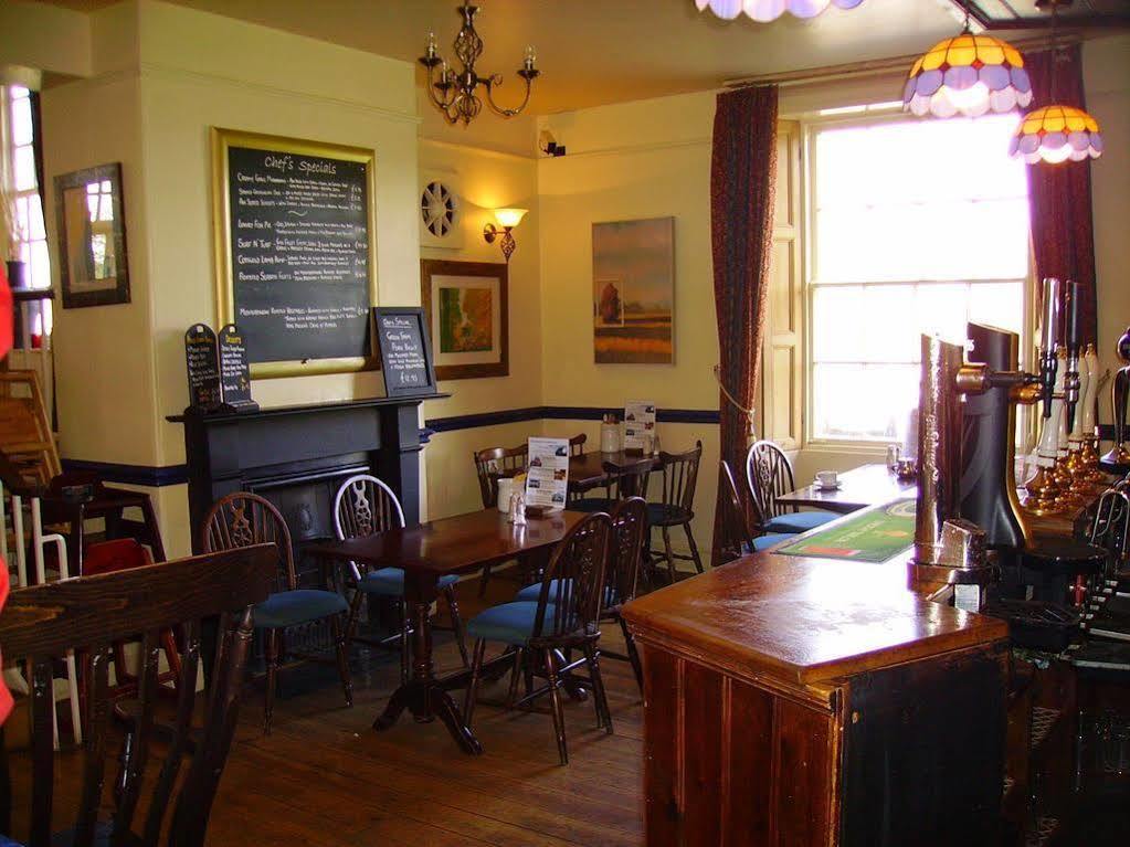 The Bell Inn Frampton on Severn Екстериор снимка